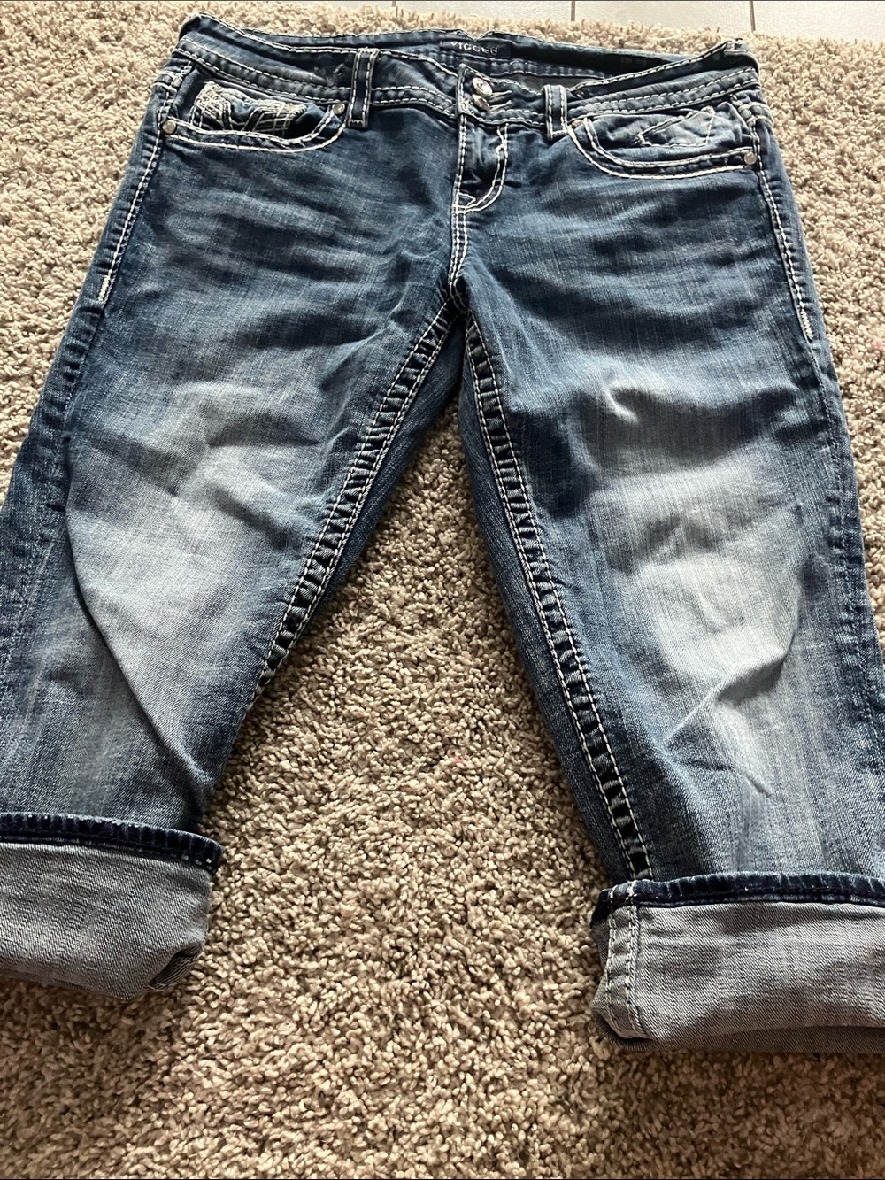 Vigoss Distressed Blue Cropped Jeans with Thick stitch